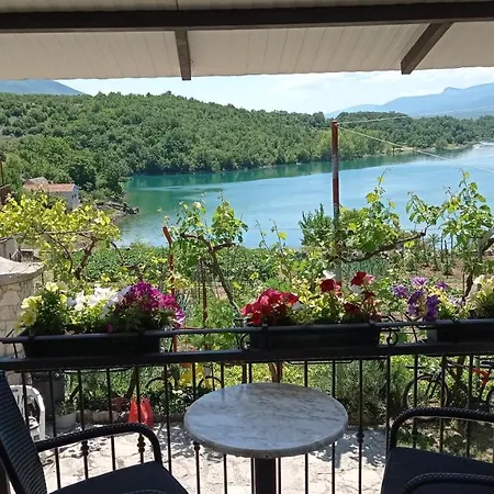 Marija Semesterbostad